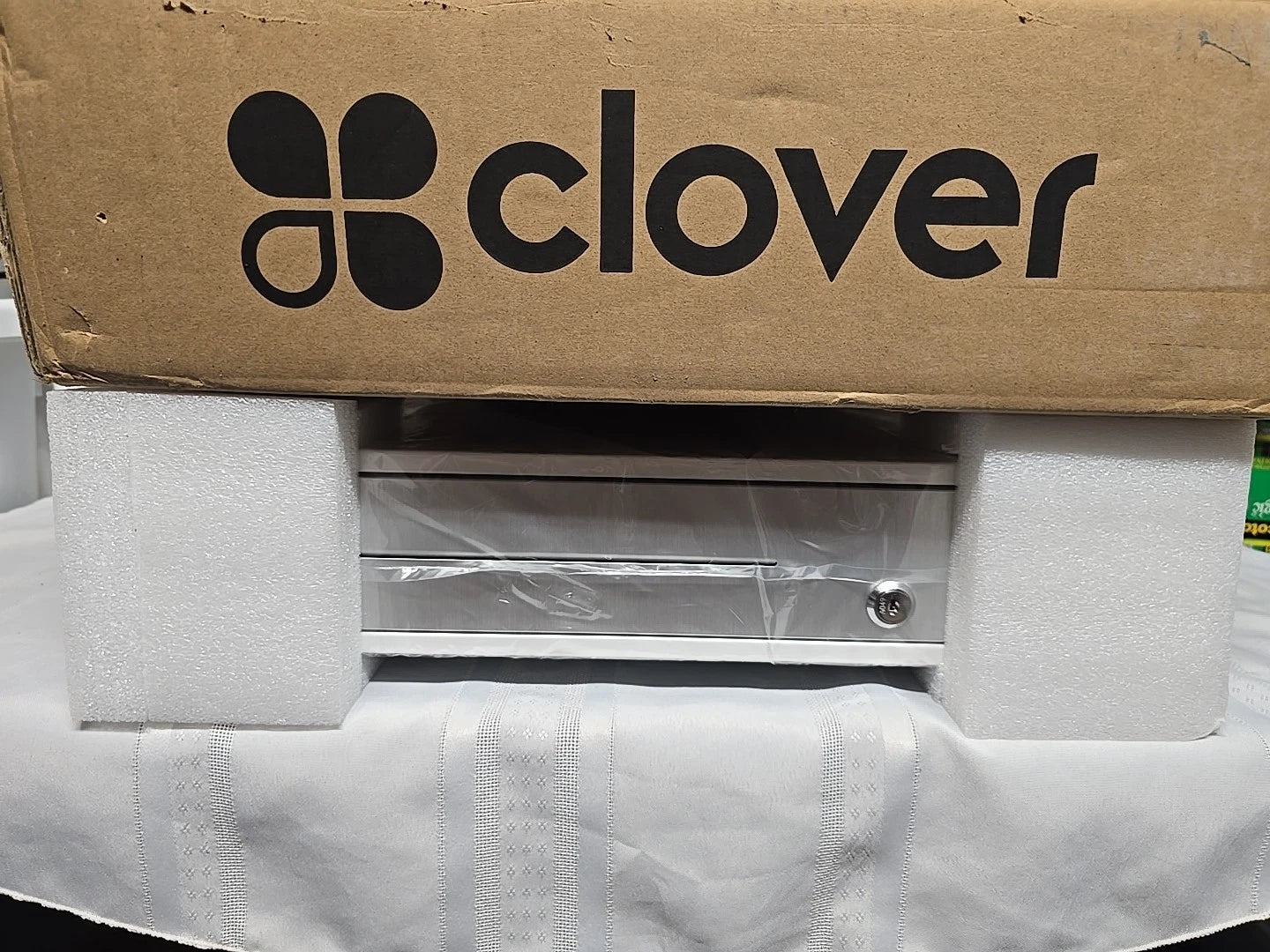 CLOVER D100 FAYJ1006010 WHITE METAL CASH REGISTER DRAWER 2 KEYS NEW IN BOX
