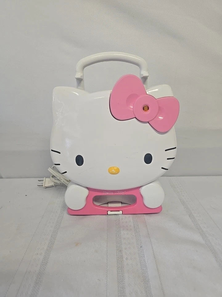 Hello Kitty Waffle Maker 2006 KT5221 Pink White 4 Mini Character Waffles Works